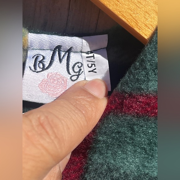 Mia Belle Girls Under the Mistletoe Tiered Sleeve Miya Dress in green plaid - Picture 11 of 13